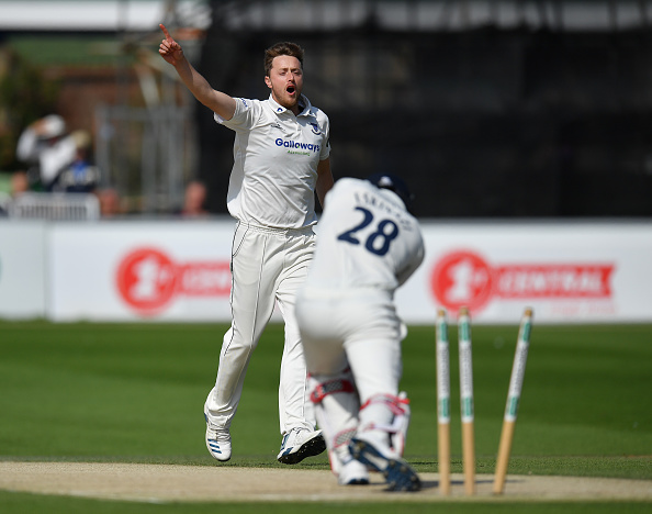 Eskinazi bowled by Robinson