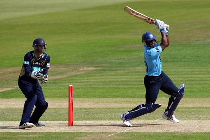 Smith batting against Hants 