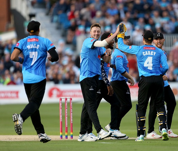 Rigger team celebration