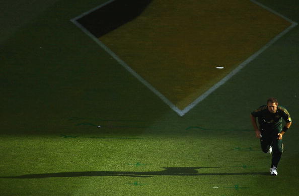 Harris running in for Australia