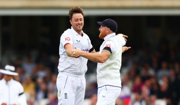 Ollie Robinson and Ben Stokes